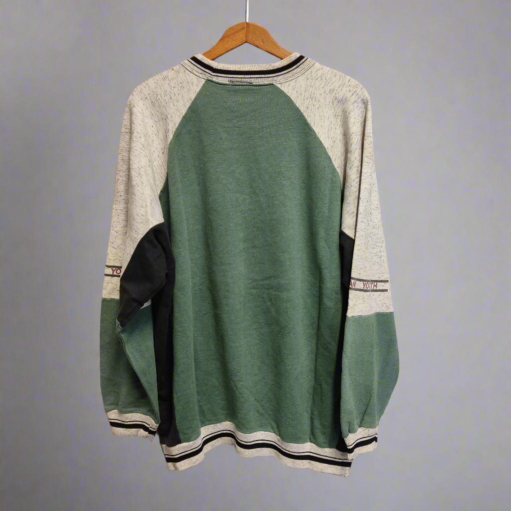 🦅🦅 green sweater