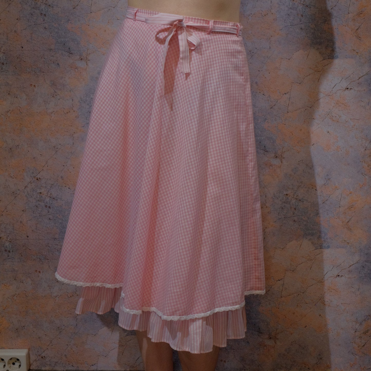 see how cute i look pink skirt