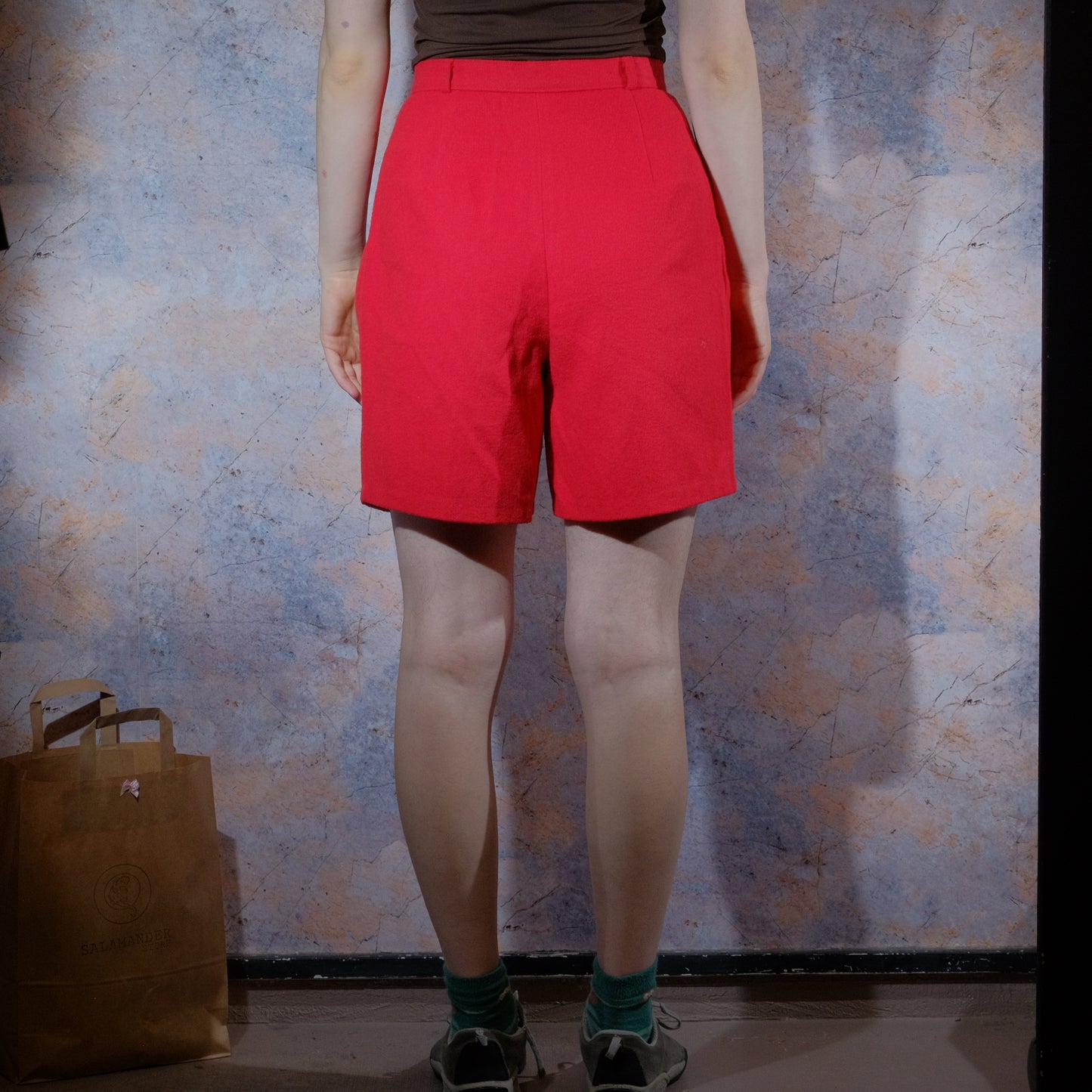 i see bright reeeed woolen shorts