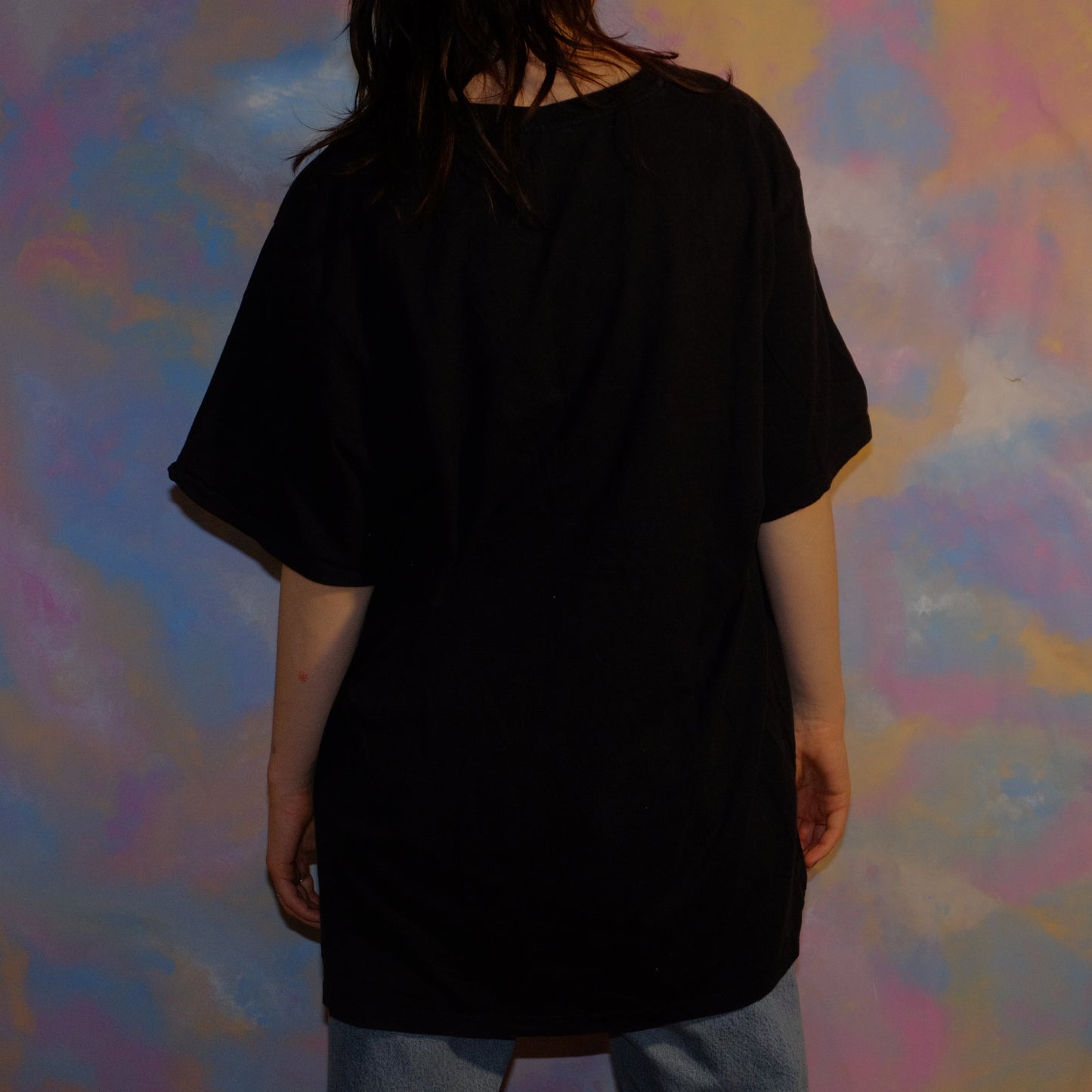 like billie wears them black t-shirt