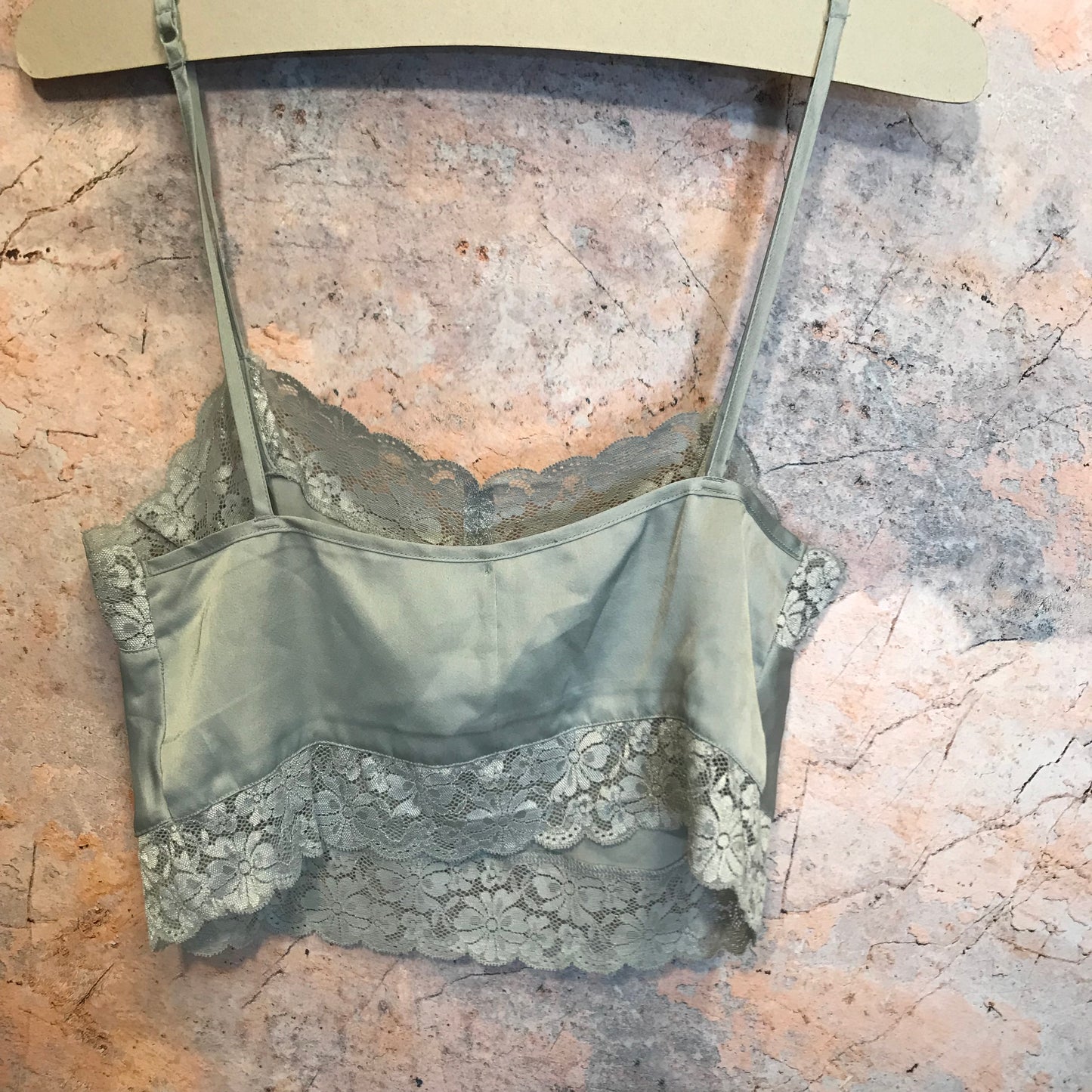 shortie like a melody gray top