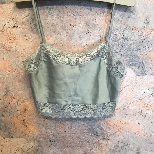 shortie like a melody gray top