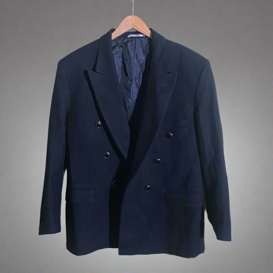 passing through unnoticed black woollen blazer