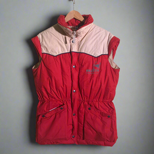 don’t want to sit on a desk all day red vest