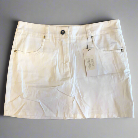 nobody flirts better than a woman who has zero interest in you white skirt