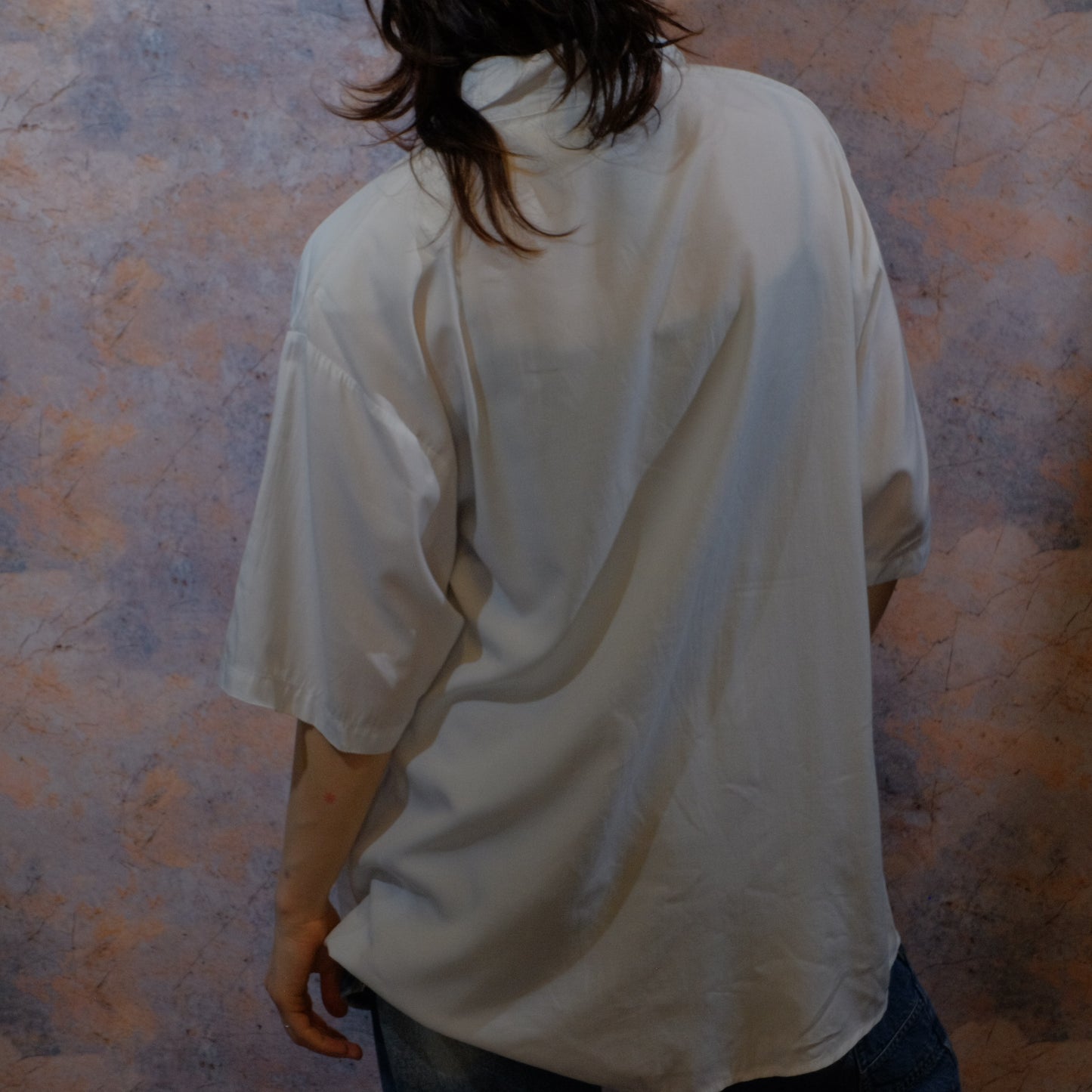 quand elle portrait white shirt