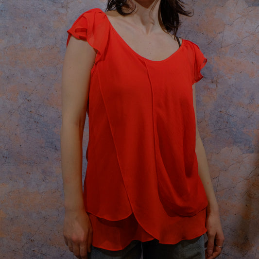 krathsou kala red shirt