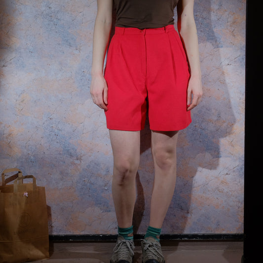i see bright reeeed woolen shorts