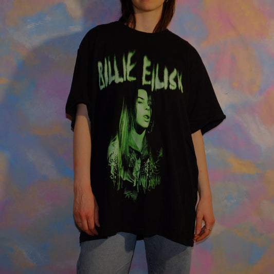 like billie wears them black t-shirt