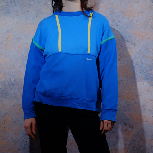 wie so?! blue sweater